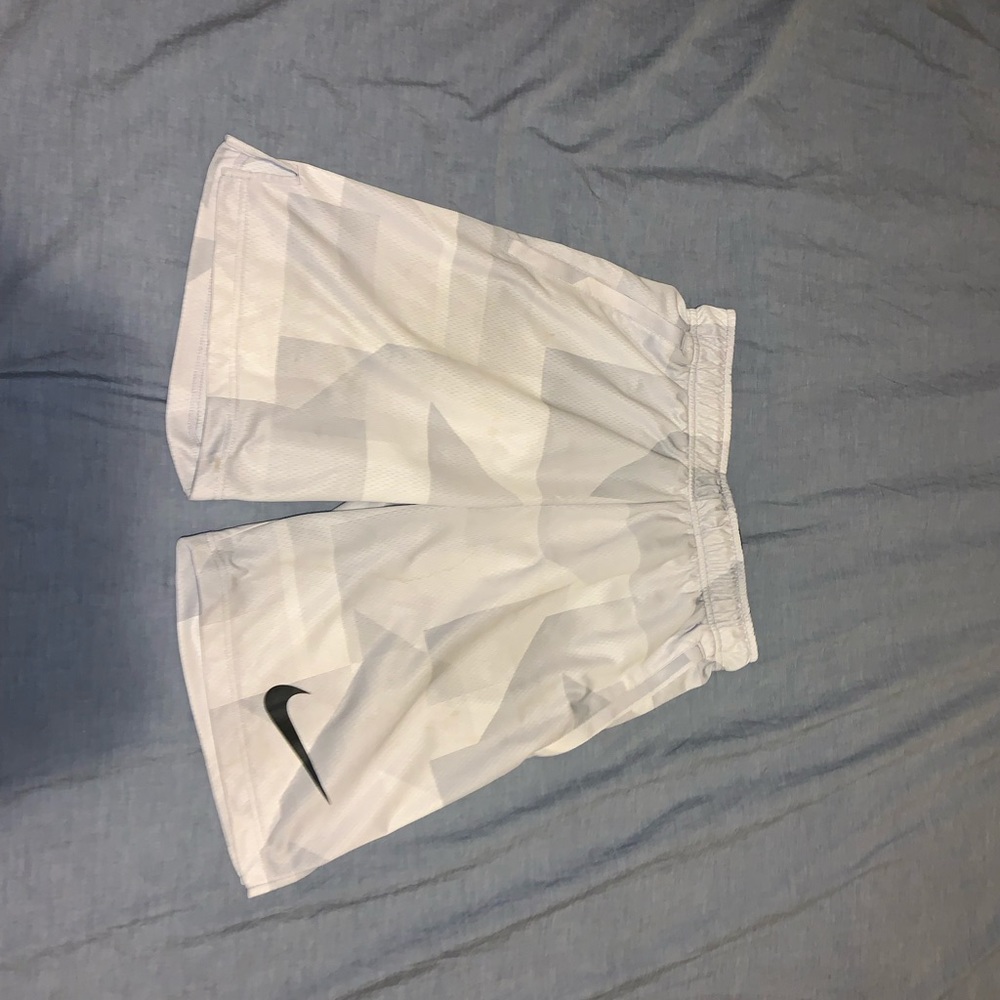 Men’s white Nike shorts